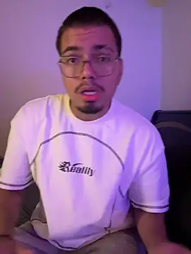 Snapshot of Henry_villa23 chatting on January 2026 05:22:02 AM Henry villa23 online show from January 2026 05:22:02 AM