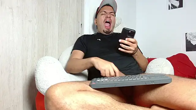 Snapshot of Henry_villa23 chatting on February 2026 05:47:02 AM Henry villa23 online show from February 2026 05:47:02 AM