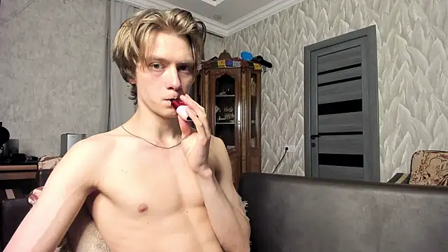 milkiwvy online show from April 2026 06:16:01 PM