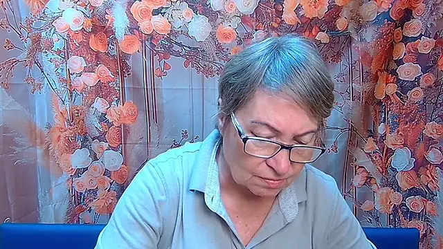 Snapshot of OlgaLuck chatting on December 2025 06:07:01 AM OlgaLuck online show from December 2025 06:07:01 AM