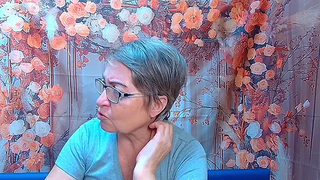 Snapshot of OlgaLuck chatting on December 2025 07:28:01 AM OlgaLuck online show from December 2025 07:28:01 AM