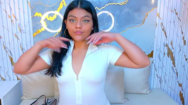 Snapshot of NIKIBUNNY chatting on January 2026 12:10:02 PM NIKIBUNNY online show from January 2026 12:10:02 PM