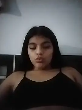 Snapshot of NIKIBUNNY chatting on January 2026 12:27:01 AM NIKIBUNNY online show from January 2026 12:27:01 AM