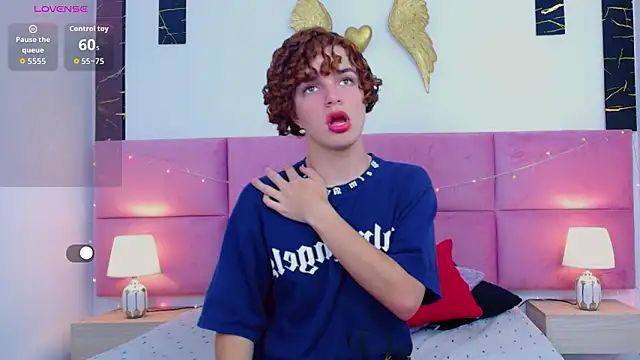 Snapshot of Skyee_angel chatting on February 2026 07:52:02 PM Skyee angel online show from February 2026 07:52:02 PM