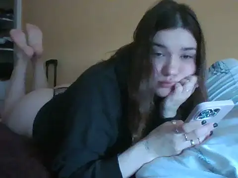 frutillitaaok  online show from July 2026 06:43:01 PM