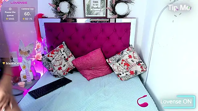 Snapshot of Samantha__F_W chatting on July 2026 06:45:01 PM Samantha F W online show from July 2026 06:45:01 PM