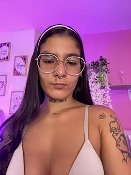 LauraRaider online show from June 2026 09:29:02 PM