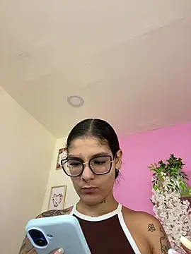 LauraRaider online show from July 2026 02:17:02 AM