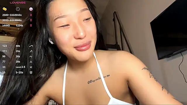 Snapshot of EIeniVanwart chatting on January 2026 06:55:02 PM EIeniVanwart online show from January 2026 06:55:02 PM