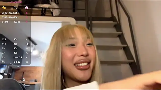 Snapshot of EIeniVanwart chatting on January 2026 04:54:02 PM EIeniVanwart online show from January 2026 04:54:02 PM