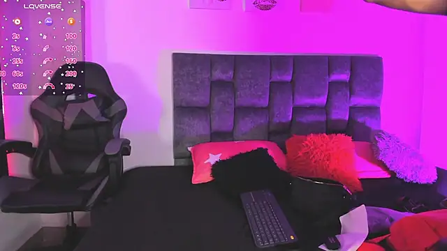 Snapshot of ValeryTs1 chatting on April 2026 06:30:01 PM ValeryTs1 online show from April 2026 06:30:01 PM