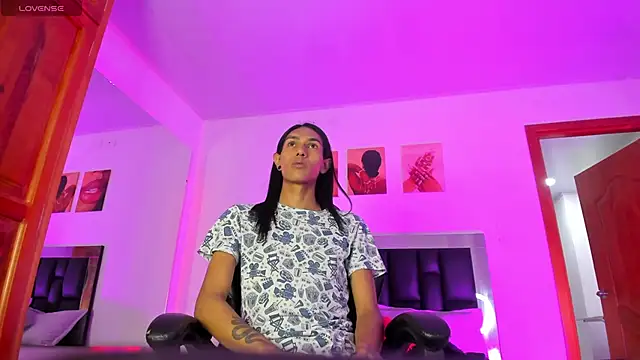 ValeryTs1 online show from May 2026 06:24:02 PM