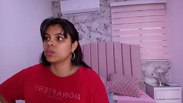 Snapshot of katsumi_yan chatting on April 2026 07:19:02 PM katsumi yan online show from April 2026 07:19:02 PM