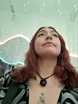 Snapshot of Eveeelyn25 chatting on December 2025 10:50:01 PM Eveeelyn25 online show from December 2025 10:50:01 PM