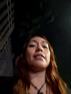 Snapshot of Eveeelyn25 chatting on January 2026 01:07:02 AM Eveeelyn25 online show from January 2026 01:07:02 AM