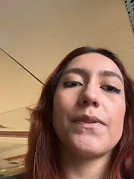 Snapshot of Eveeelyn25 chatting on February 2026 09:57:02 PM Eveeelyn25 online show from February 2026 09:57:02 PM