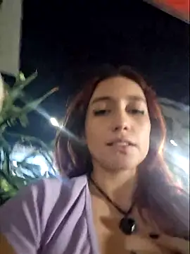 Snapshot of Eveeelyn25 chatting on February 2026 01:43:02 AM Eveeelyn25 online show from February 2026 01:43:02 AM