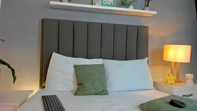 Snapshot of lindaa_natashaa_ chatting on December 2025 02:51:02 AM lindaa natashaa online show from December 2025 02:51:02 AM