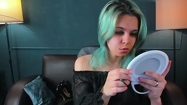 LiraBelle online show from February 2026 03:17:01 AM