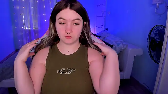 Snapshot of lovelyy_julia chatting on February 2026 05:19:02 AM lovelyy julia online show from February 2026 05:19:02 AM