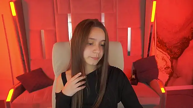 Snapshot of TinyNatalie chatting on November 2025 07:19:01 AM TinyNatalie online show from November 2025 07:19:01 AM