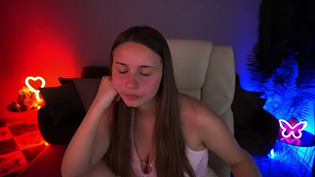 TinyNatalie online show from July 2026 08:46:01 PM