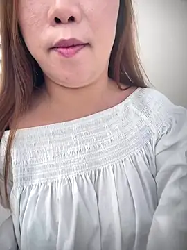 Snapshot of Xiaomili8 chatting on December 2025 04:07:02 AM Xiaomili8 online show from December 2025 04:07:02 AM