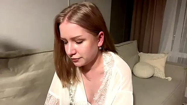 Snapshot of Alice_meow15 chatting on November 2025 03:22:01 PM Alice meow15 online show from November 2025 03:22:01 PM