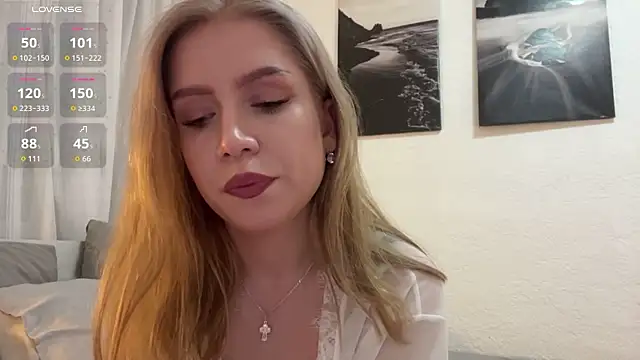 Snapshot of Alice_meow15 chatting on January 2026 09:09:02 PM Alice meow15 online show from January 2026 09:09:02 PM