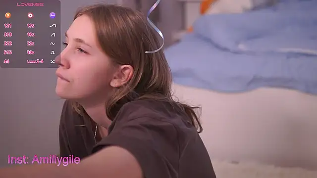 AmillyGile online show from January 2026 08:18:01 AM