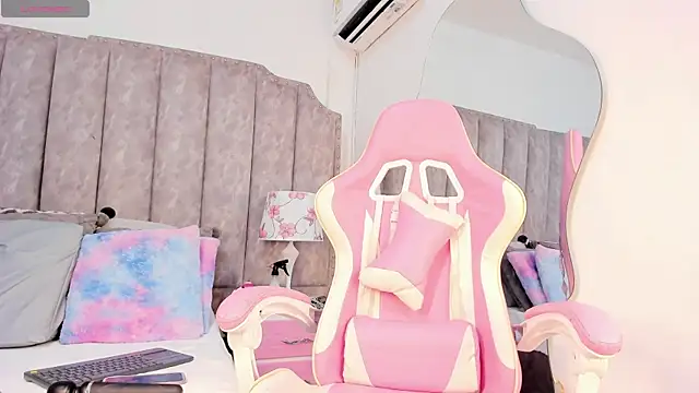 Snapshot of MilanJackson chatting on January 2026 02:21:02 PM MilanJackson online show from January 2026 02:21:02 PM