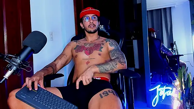 JotaCeliz online show from November 2025 11:28:01 PM