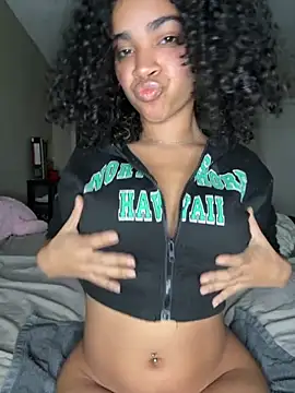 Snapshot of Kiki_hammyy chatting on December 2025 12:06:01 AM Kiki hammyy online show from December 2025 12:06:01 AM