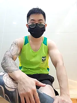 Snapshot of Valerious180 chatting on December 2025 05:19:02 PM Valerious180 online show from December 2025 05:19:02 PM