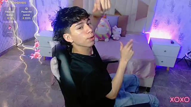 Snapshot of kaelwolf_tay chatting on December 2025 11:39:02 AM kaelwolf tay online show from December 2025 11:39:02 AM