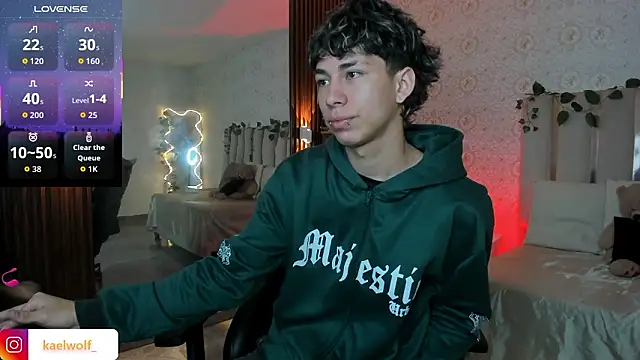 Snapshot of kaelwolf_tay chatting on February 2026 07:18:01 PM kaelwolf tay online show from February 2026 07:18:01 PM