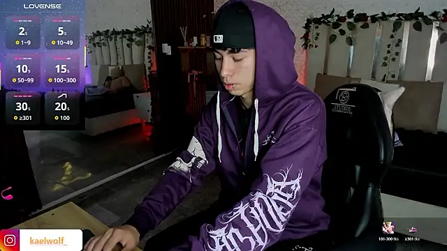 Snapshot of kaelwolf_tay chatting on February 2026 07:07:01 PM kaelwolf tay online show from February 2026 07:07:01 PM