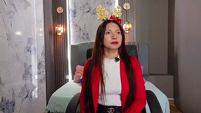 Snapshot of Cloe16_ chatting on December 2025 01:33:02 AM Cloe16 online show from December 2025 01:33:02 AM