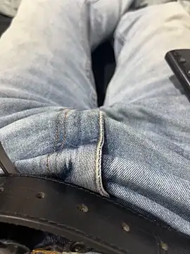 Snapshot of Daisuke_01 chatting on December 2025 03:36:02 AM Daisuke 01 online show from December 2025 03:36:02 AM