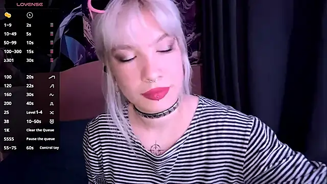 Snapshot of LolaDollyMur chatting on November 2025 08:08:02 PM LolaDollyMur online show from November 2025 08:08:02 PM