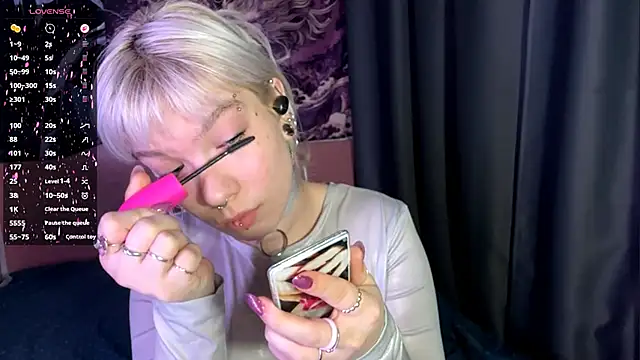 Snapshot of LolaDollyMur chatting on November 2025 08:12:01 PM LolaDollyMur online show from November 2025 08:12:01 PM