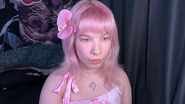 Snapshot of LolaDollyMur chatting on December 2025 07:10:01 PM LolaDollyMur online show from December 2025 07:10:01 PM