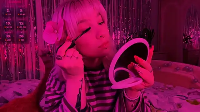 Snapshot of LolaDollyMur chatting on January 2026 07:15:01 PM LolaDollyMur online show from January 2026 07:15:01 PM