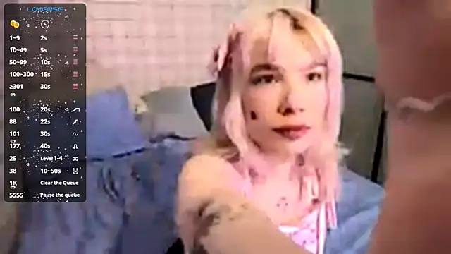 Snapshot of LolaDollyMur chatting on January 2026 07:08:01 PM LolaDollyMur online show from January 2026 07:08:01 PM