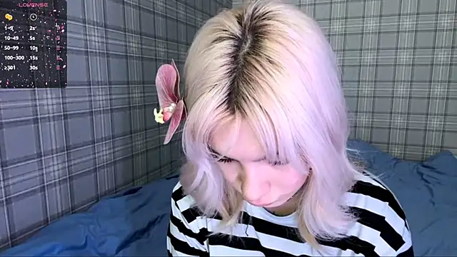 Snapshot of LolaDollyMur chatting on January 2026 09:07:02 PM LolaDollyMur online show from January 2026 09:07:02 PM