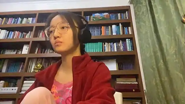 Snapshot of LinaClous chatting on February 2026 02:05:02 PM LinaClous online show from February 2026 02:05:02 PM