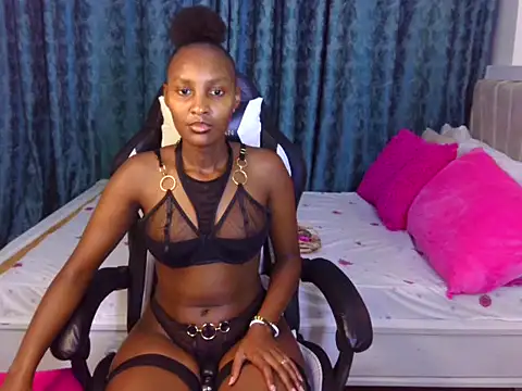 emma-112 online show from December 2025 06:15:01 PM