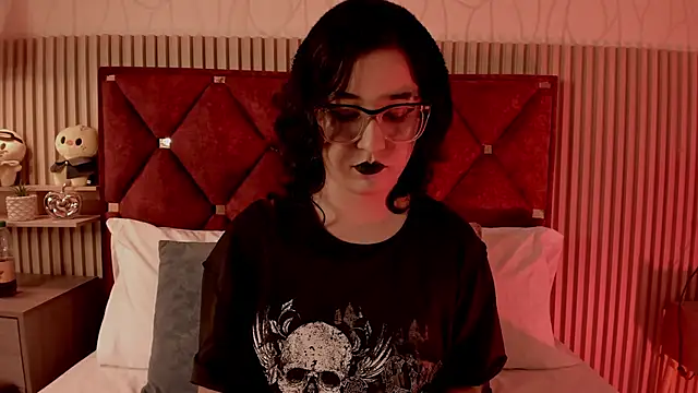 Snapshot of Kiri_Velvet chatting on May 2026 08:51:01 PM Kiri Velvet online show from May 2026 08:51:01 PM