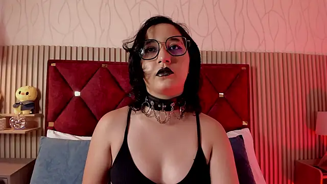 Kiri Velvet online show from June 2026 08:03:01 PM