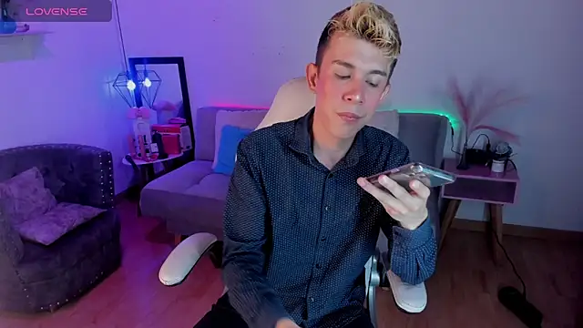 Snapshot of Juaan_Diick chatting on February 2026 08:25:02 PM Juaan Diick online show from February 2026 08:25:02 PM